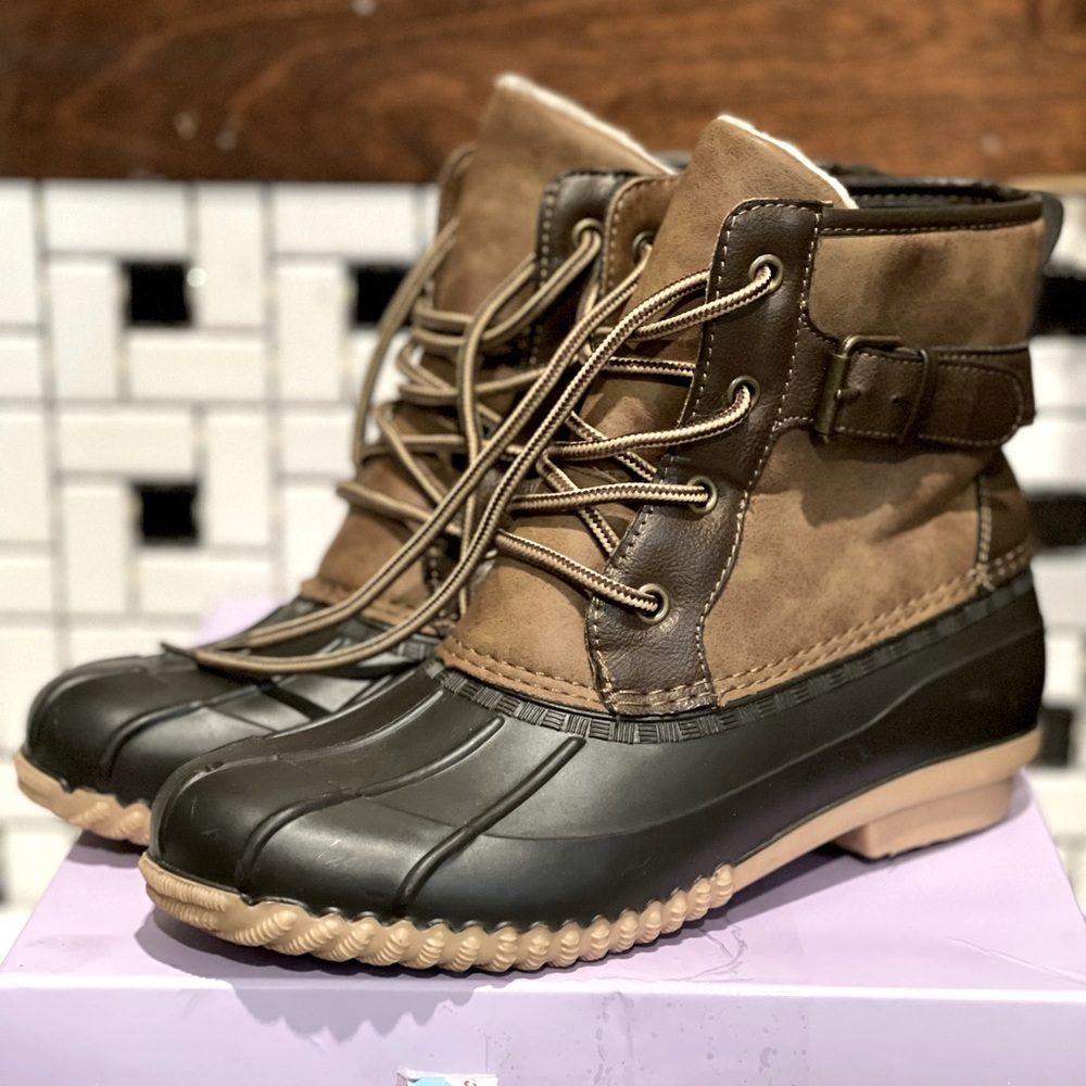 Like New Steve Madden rain boots size 6.5